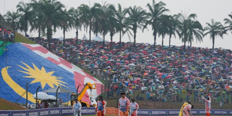 La lluvia amenaza la Fórmula 1 en Malasia: cómo se repartirán los puntos si la carrera no llega a las 56 vueltas