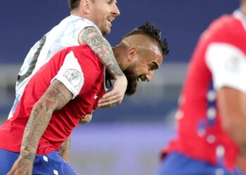 El mensaje de Arturo Vidal para despedir a Messi de la Selección Argentina: «El mejor de la historia»