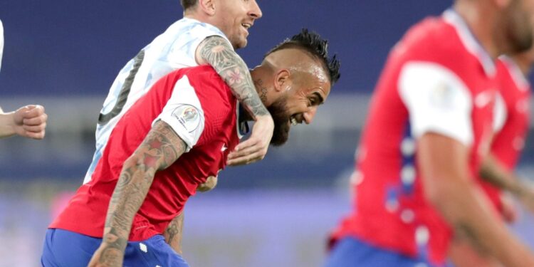El mensaje de Arturo Vidal para despedir a Messi de la Selección Argentina: «El mejor de la historia»