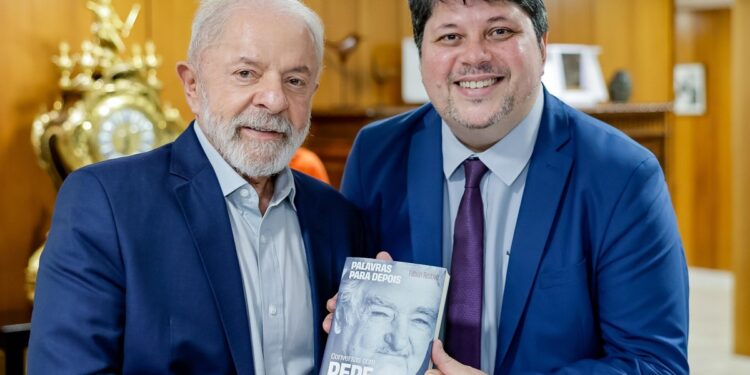 El Gobierno le negó el ingreso al país a un periodista brasileño por criticar a Javier Milei
