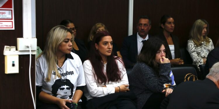Fuerte contrapunto entre Dalma y Jana Maradona