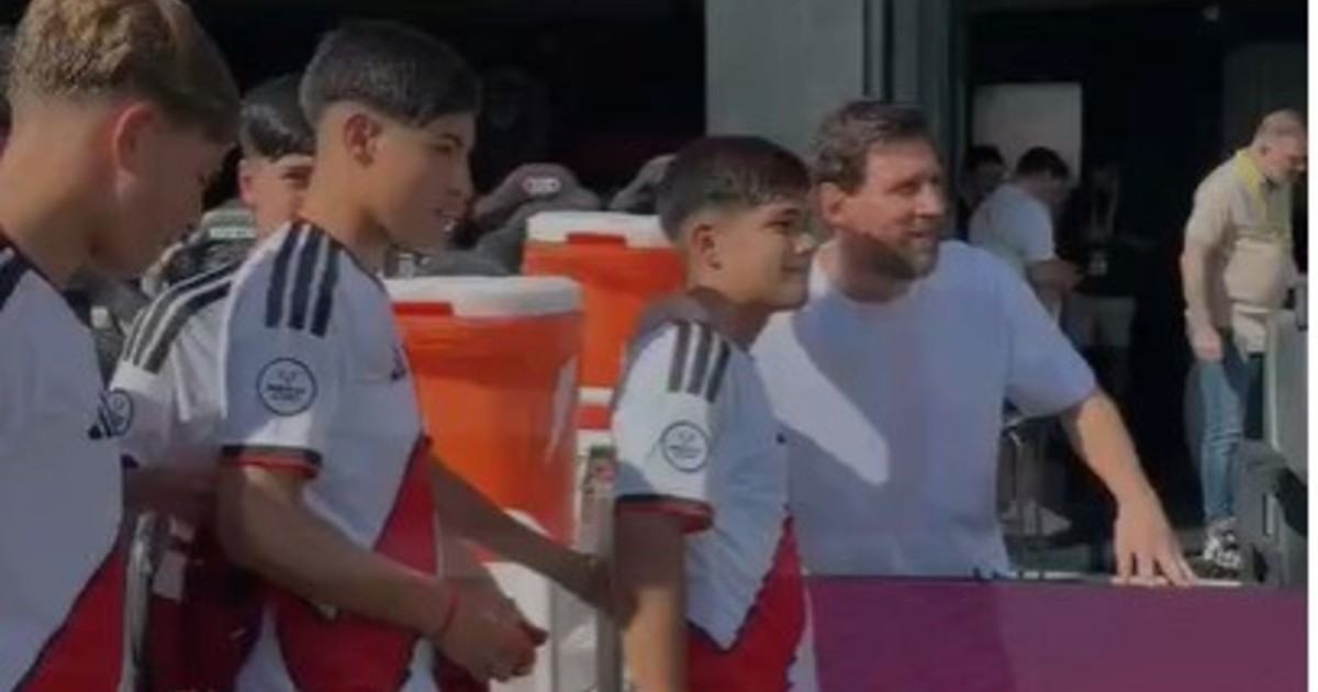 El inolvidable gesto de Messi con los chicos de River en el predio del Inter Miami