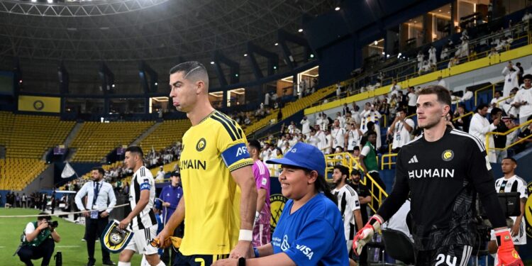 ¿Por qué se demoró el comienzo del partido de Cristiano Ronaldo en la Champions League de Asia?