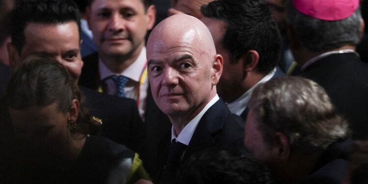 De la roja a Balogun al financiamiento privado del fútbol: la UEFA le puso un plazo de dos semanas a la FIFA para responder 42 preguntas clave