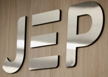 JEP prende las alarmas por reforma que permitiría a la Justicia Militar revisar sus sentencias contra militares