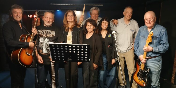 Volver a tocar cuando la vida ya hizo su pausa: convocan a músicos +65 para formar tres grupos y presentarse en un megaconcierto