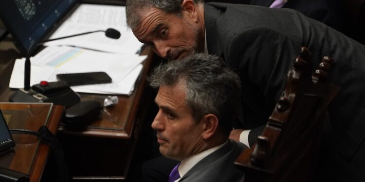 El oficialismo no descarta congelar la ley Malvinas y el kirchnerismo presiona para que Quirno dé explicaciones en el Congreso