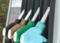 El precio del diésel en Reino Unido marca un nuevo récord al superar las 2 libras por litro