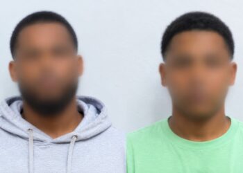 Golpearon y ataron a una víctima: arrestan a “Lebrón” y al “Tatuaje” en República Dominicana por presunto asalto