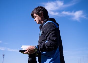 Vuelve al Monumental tras 42 años y cerca del abismo: el duro momento de Estudiantes (RC) antes de River