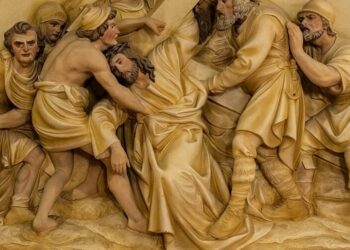 El nombre del hombre que ayudó a Jesús a cargar la cruz podría haber sobrevivido 2.000 años en un antiguo cofre: “Todo apunta a una conexión real”