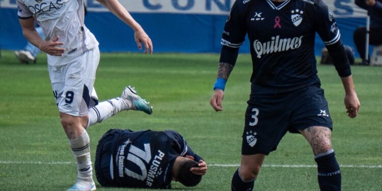 Tristán Suárez empató con Quilmes y sigue firme en la cima del Nacional