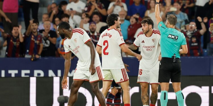 Metió un gol agónico para el 3-2, lo expulsaron por un particular festejo… ¡y se lo empataron a los 100’!