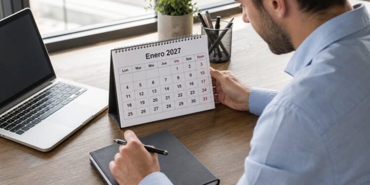 Ya es oficial: el BOE publica el calendario laboral de 2027 con cuatro puentes en toda España