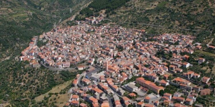 El pueblo de Italia donde las mujeres viven hasta los 100 años