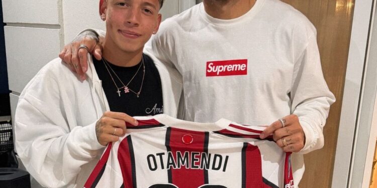 La revelación de Prestianni sobre la camiseta de River que le pidió a Otamendi: «Está muy buena…»