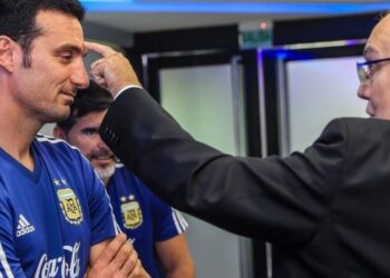 Lionel Scaloni reveló que mantuvo una charla con la mujer de Sabella sobre su continuidad