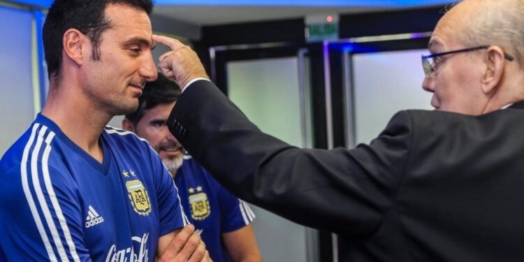 Lionel Scaloni reveló que mantuvo una charla con la mujer de Sabella sobre su continuidad