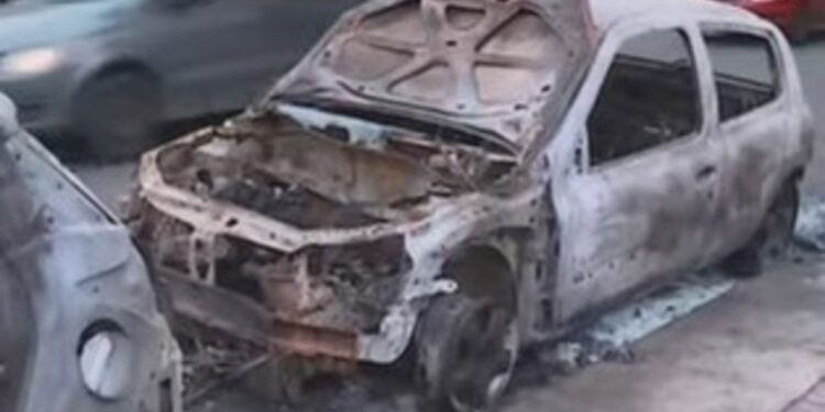 Misterio y temor en San Martín: buscan a los «quemacoches» que ya incendiaron ocho autos en 10 días