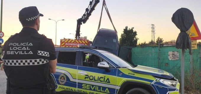 Heridos dos policías locales tras un persecución a un turismo con el conductor detenido