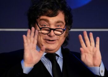 Desde París, Javier Milei avisó por dónde irá su campaña