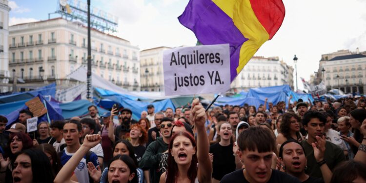 Así te hemos contado las manifestaciones que ha habido hoy en España por la crisis de la vivienda | Decenas de miles de personas piden “la huelga general” en varias ciudades