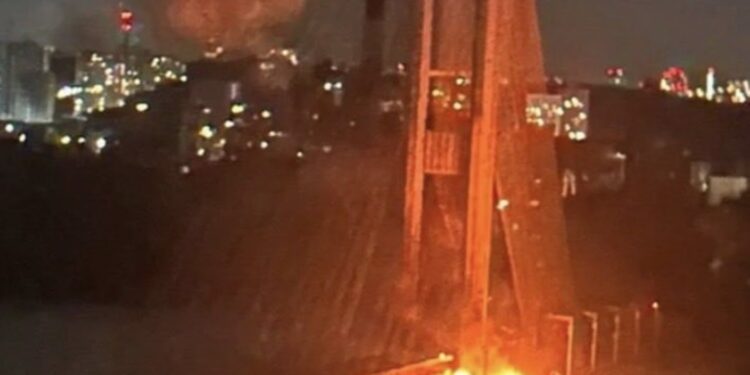 Rusia lanzó un nuevo ataque contra Kiev y volvió a atacar un puente clave de Ucrania: al menos un muerto y dos heridos