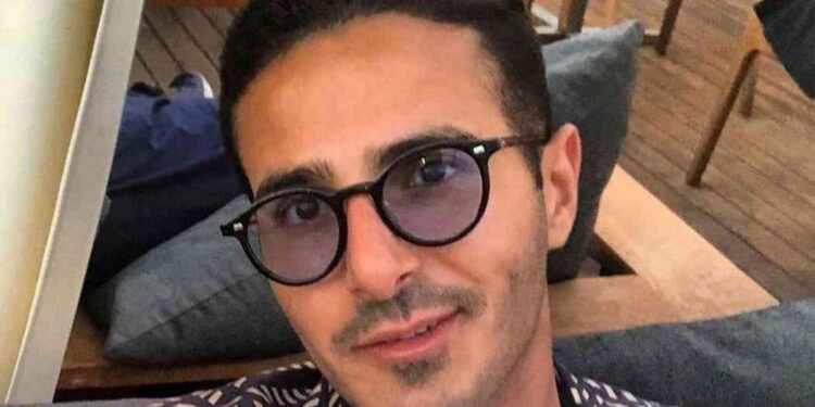 Un lanzamiento polémico: reapareció el “estafador de Tinder” con una propuesta “de mal gusto”