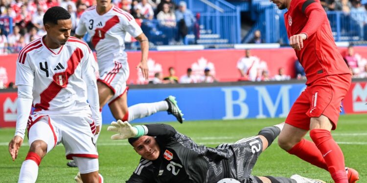 Perú no arranca con Menezes: perdió contra Canadá