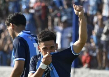 Duro golpe: Almirante no hizo pie y cayó frente a San Telmo en la Isla Maciel