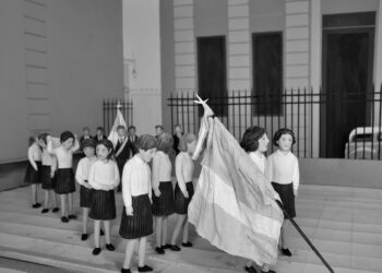 Disonancias de la memoria, símbolos patrios y la escuela argentina como fábrica de identidad nacional, en MUNTREF Caseros