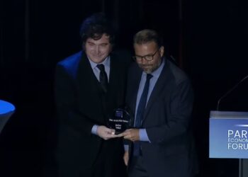 Desde París, Milei auguró que la economía crecerá «7 u 8 por ciento» en caso de resultar reelecto