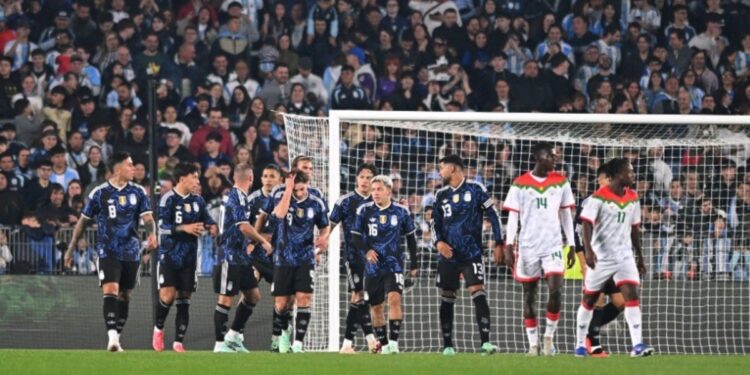 El peor amistoso de la era Scaloni: la lista de rivales de la Selección Argentina en los últimos siete años