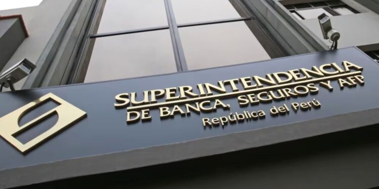 SBS cambia las reglas del seguro previsional para evitar “conflictos de interés” de las AFP: los motivos detrás