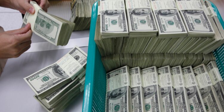 Dólar hoy: a cuánto operan todas las cotizaciones minuto a minuto este viernes 2 de octubre