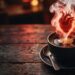 Beber entre tres y cinco tazas de café al día: cuáles son los posibles beneficios y riesgos, según la ciencia