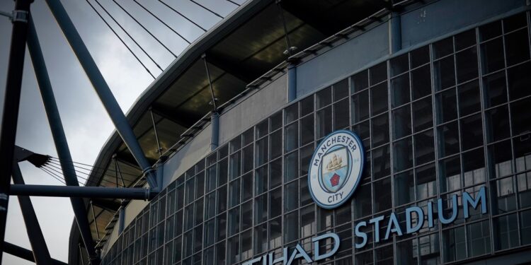 Emiratos Árabes advirtió al Reino Unido por una posible sanción al Manchester City