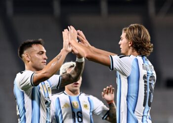 Argentina vence 3-0 a Bolivia en el primer amistoso tras el Mundial antes de la despedida de Messi