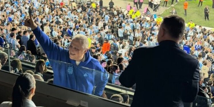 ¿Se viene la alianza? El curioso guiño de Luciano Nakis para Bertoni de cara a las elecciones en Independiente