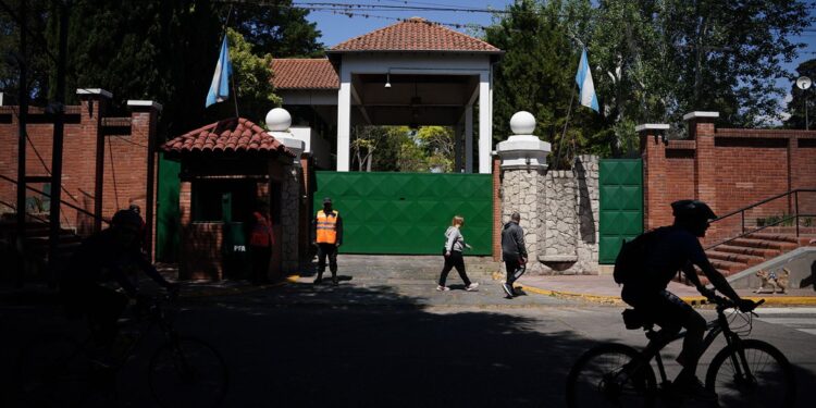 Reestructuraron la Secretaría de la Presidencia para coordinar la gestión de la Quinta de Olivos con la Casa Militar