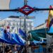 Altercados en la Puerta del Sol: asistentes al desfile del 12 de Octubre provocan a los acampados por la vivienda