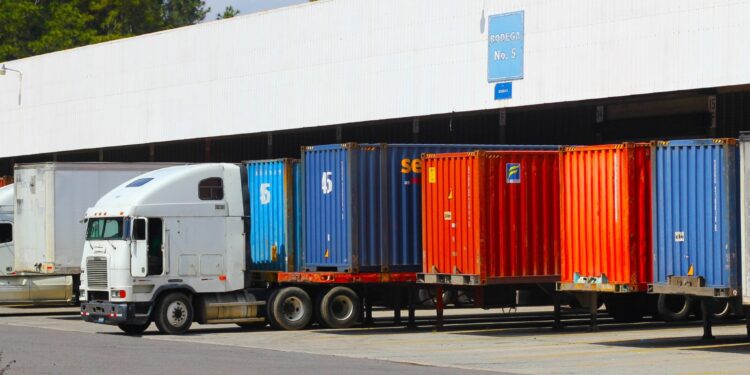 El Salvador alcanza 503,432 operaciones de importación en 2026