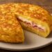 Receta de tortilla española con jamón y queso, rápida y fácil