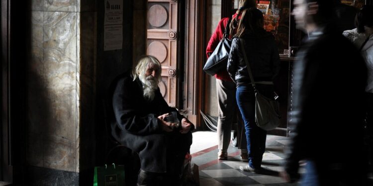 La fabulosa historia del mendigo que donó 5 millones de dólares a la Iglesia