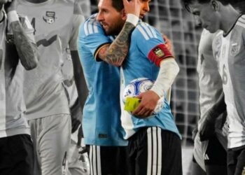 Flores, el último compañero de Messi: la foto que no le pidió y el “hacé el gol” que se lleva para siempre