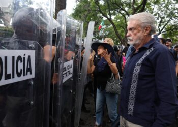 CNDH y ONU piden investigar uso de la fuerza y detenciones durante marcha por agua contaminada en Guadalajara