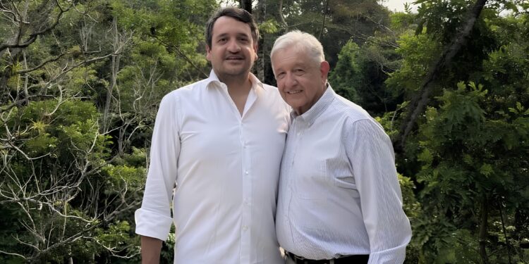 AMLO tacha de acto “canallesco” el retiro de la visa de su hijo, Andy López Beltrán