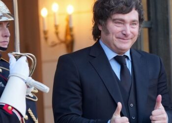 Milei reúne al gabinete y habrá reunión con gobernadores de la UCR para acordar la suspensión de las PASO