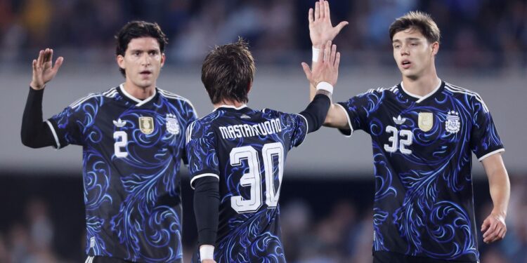 Con 11 cambios, así terminó Argentina el partido ante Burkina Faso
