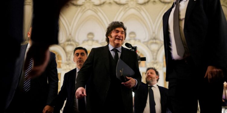 Milei dijo que los indicadores económicos «no estarían evolucionando tan positivamente como esperábamos» y volvió a hablar sobre los que no llegan a fin de mes